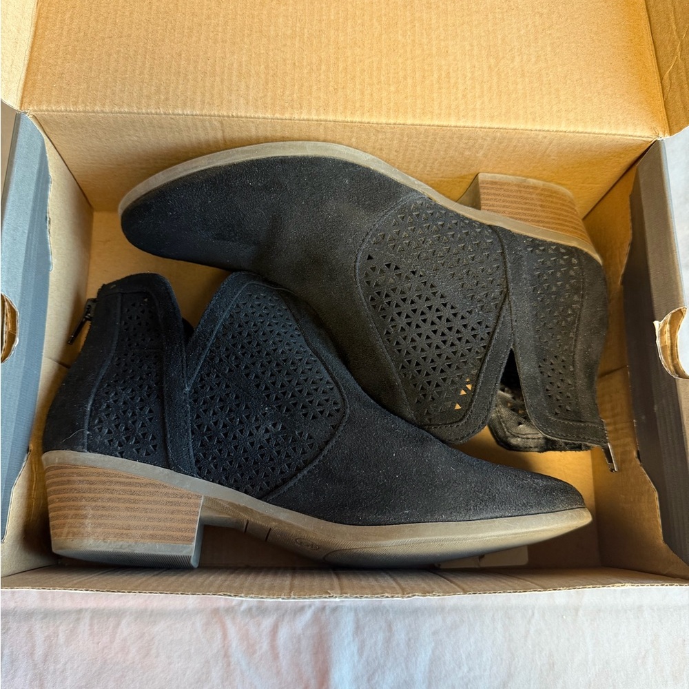 a.n.a‎ Black Perforated Ankle Booties
